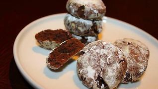 Шоколадные пряники с трещинками