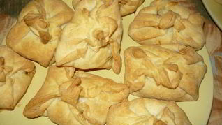 Пряные слойки с ананасом