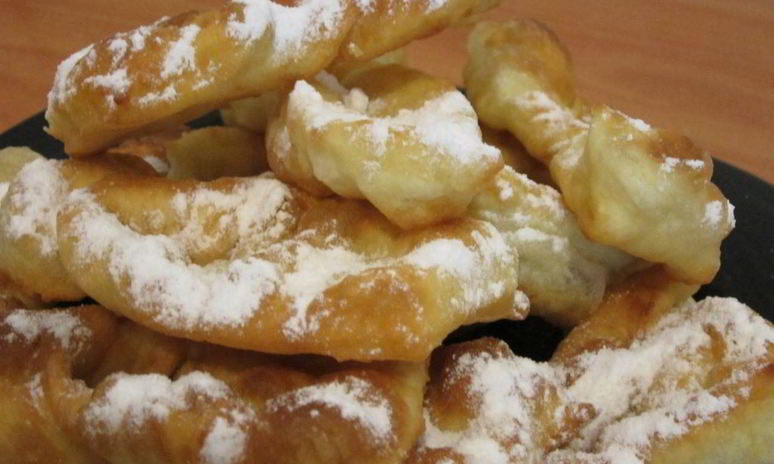 Рецепт пышного хвороста на кефире