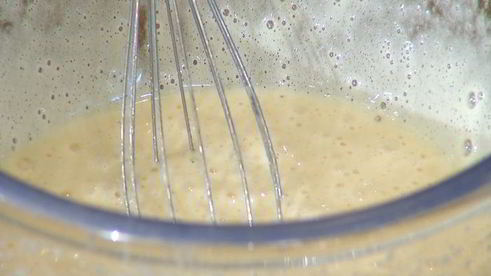 хитрая грушевая шарлотка с ежевикой