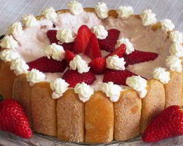 Клубнично-творожная шарлотка