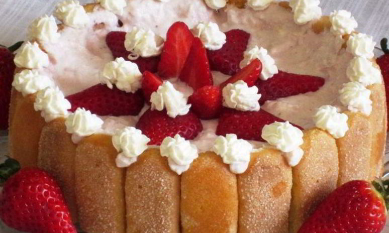 Рецепт клубнично-творожной шарлотка