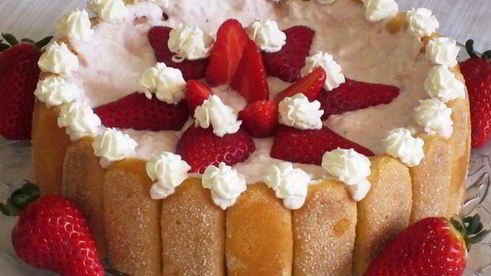 клубнично-творожная шарлотка