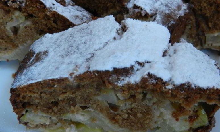 Рецепт медовой шарлотки с яблоками