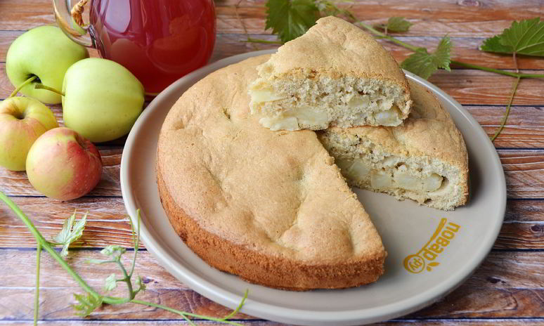 Рецепт ржаной шарлотки с яблоками