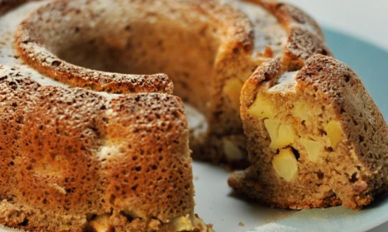 Рецепт шарлотки из цельнозерновой муки