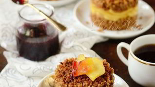 Шарлотка из яблок и ржаного хлеба