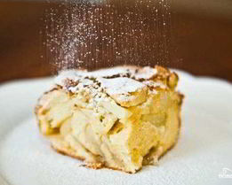 Шарлотка из яблок