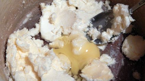 шарлотка на кефире в мультиварке