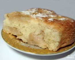 Шарлотка на маргарине с яблоками