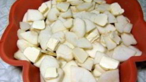 шарлотка на маргарине с яблоками