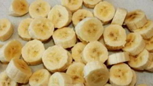 шарлотка с бананами в мультиварке