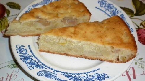 шарлотка с грушами