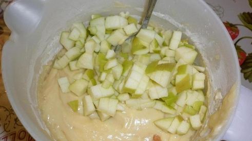 шарлотка с грушами