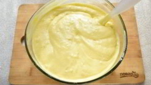 шарлотка с курагой и яблоками