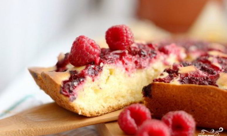 Рецепт шарлотки с малиной