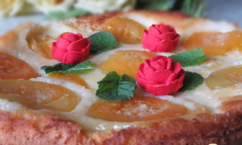 Рецепт шарлотки с персиками