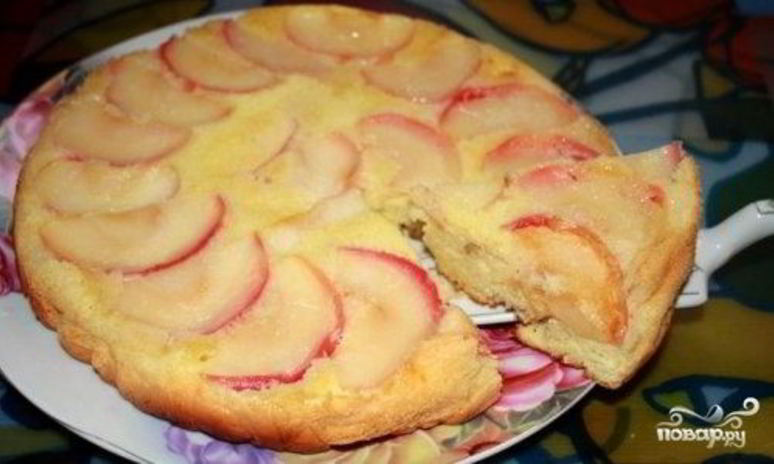 Рецепт шарлотки с яблоками без масла