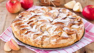 Шарлотка с яблоками классическая в духовке