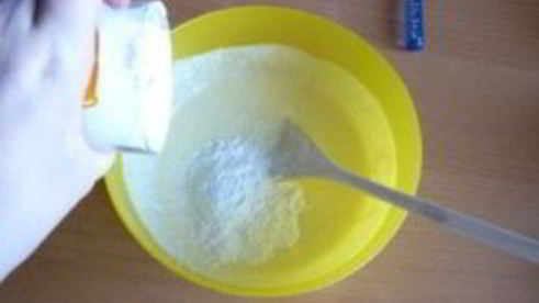 шарлотка с яблоками на сметане