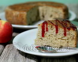 Шарлотка с яблоками в мультиварке