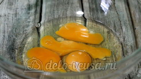 шарлотка с яблоками в мультиварке