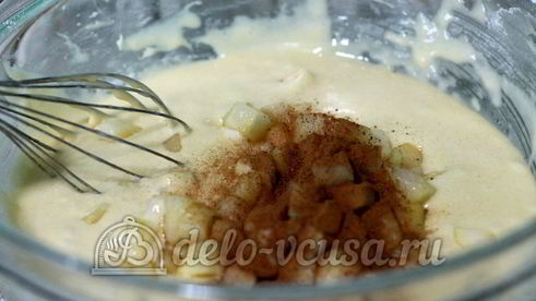 шарлотка с яблоками в мультиварке