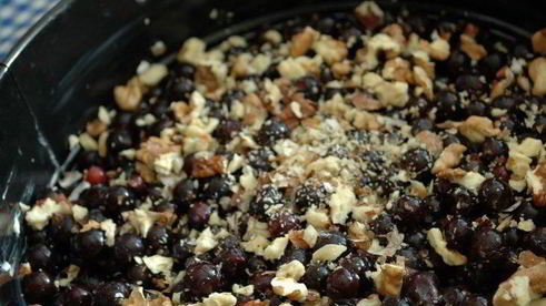 шарлотка со смородиной