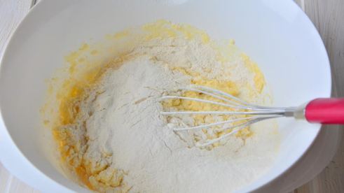 шарлотка в сметанной заливке