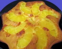 Сладкая шарлотка с ананасом