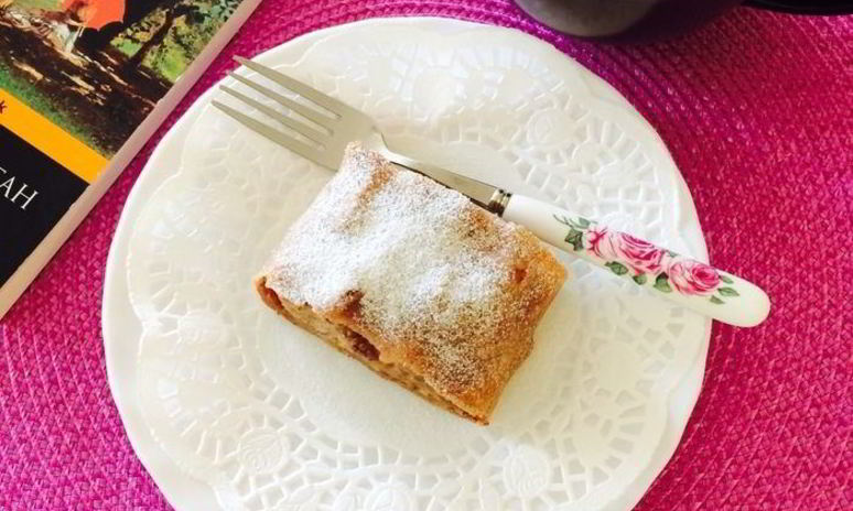 Рецепт полезного яблочного штруделя