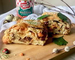 Штрудель с лососем, фасолью и рикоттой