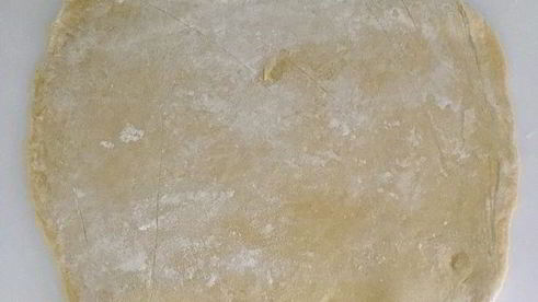 штрудель с лососем, фасолью и рикоттой