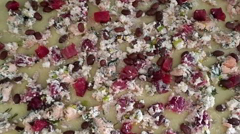 штрудель с лососем, фасолью и рикоттой