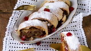 Штрудель с сухофруктами