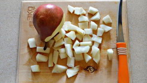 штрудель с творогом, малиной и грушей