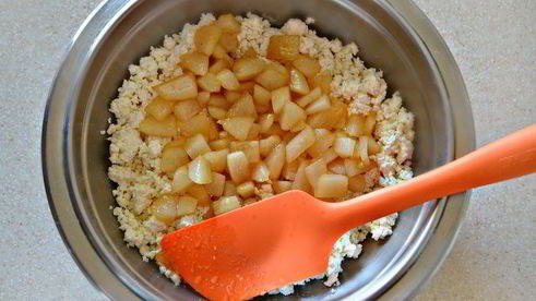 штрудель с творогом, малиной и грушей