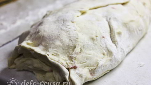 штрудель с вишней из слоеного теста