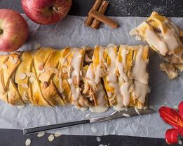 Штрудель с яблоками и корицей