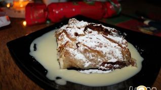 Штрудель с яблоком и корицей под кремом Англес