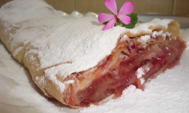 Рецепт сливового штруделя из лаваша