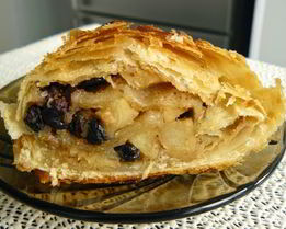 Яблочный штрудель из готового слоеного теста