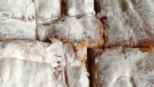 Яблочный штрудель с орехами