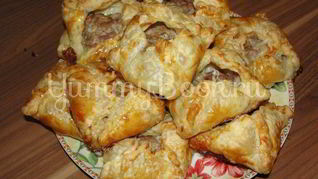 Слоеные конвертики с мясом
