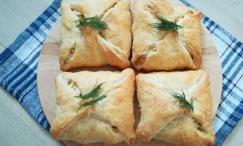 Рецепт слоеных конвертиков с сыром