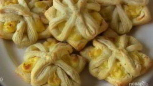 слойки из слоеного теста с кремом патисьер