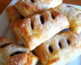 Слойки с нутеллой и малиновым вареньем