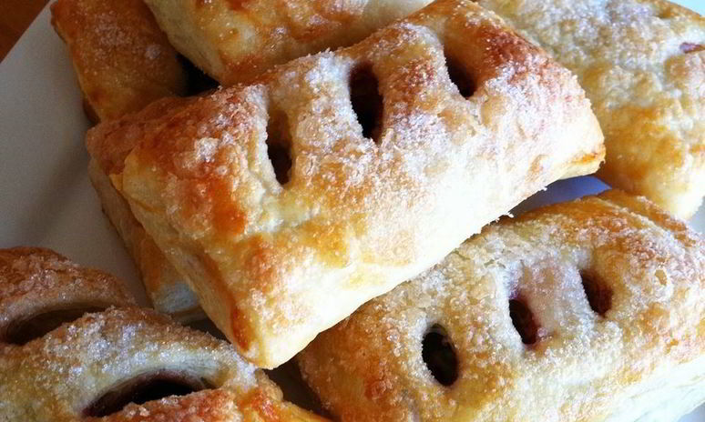 Рецепт слоек с нутеллой и малиновым вареньем