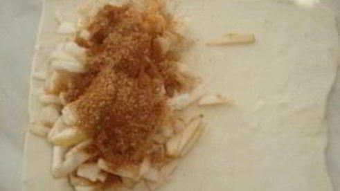 слойки с яблоками из слоеного теста