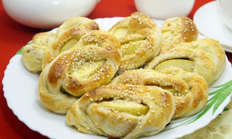 Рецепт слоек с яблоками
